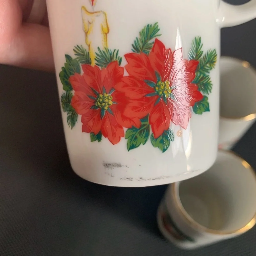 Festive Holiday Mug Set 4 - White with Christmas Designs Fairmont porcelain - Picture 4 of 6